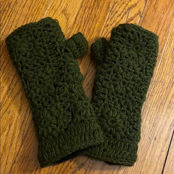 Gloves - Picture 2 of 4